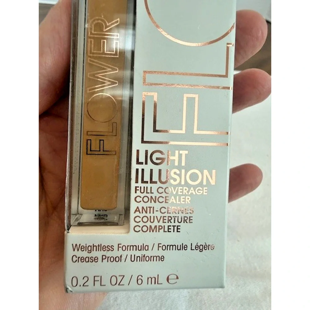Flower Light Illusion Full Coverage Concealer M5-D1 Medium Deep